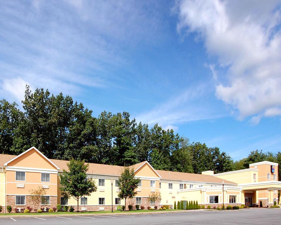 Comfort Inn & Suites Saratoga Springs Exterior photo