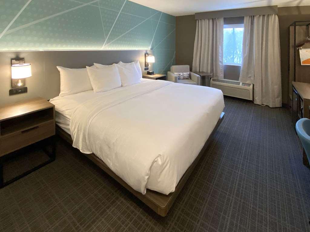 Comfort Inn & Suites Saratoga Springs Room photo