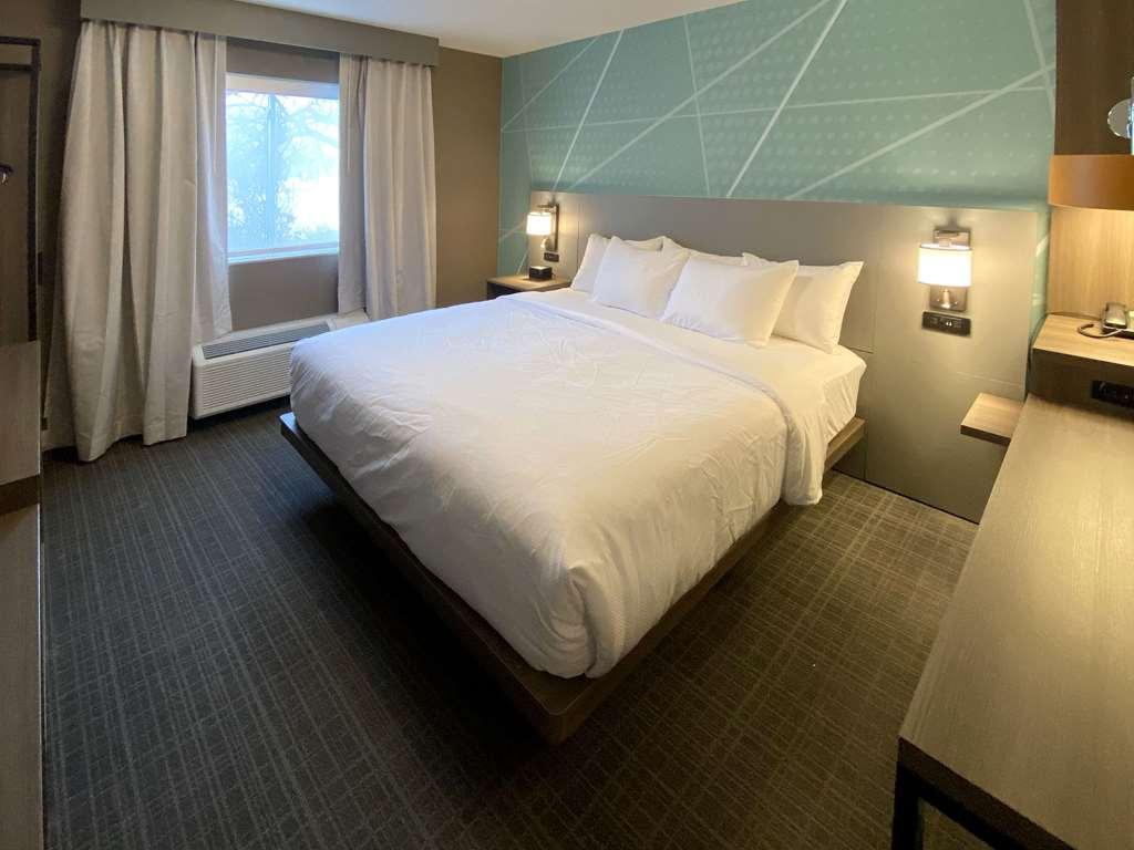Comfort Inn & Suites Saratoga Springs Room photo